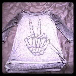 🔴5/$20 Sale!! Skull T-shirt